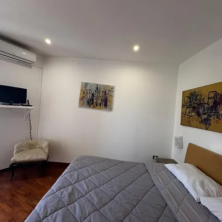Apartment Con Balcone Vista Castello - Barivecchia - La Piu Bella In Old Town *